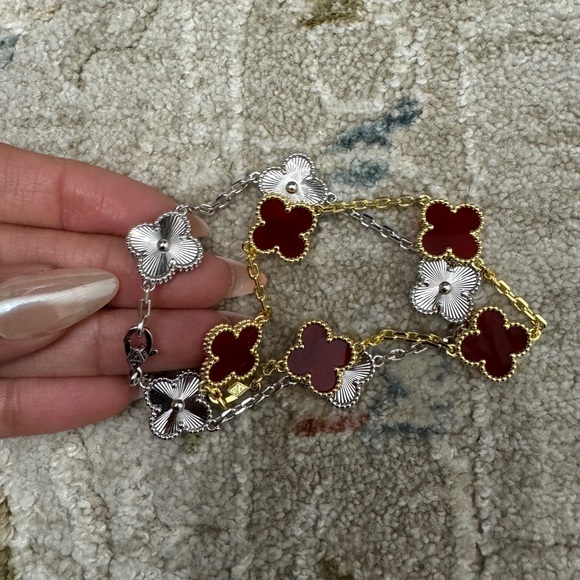 VCA Silver Clover Motif Style Bracelet - Picture 2 of 2